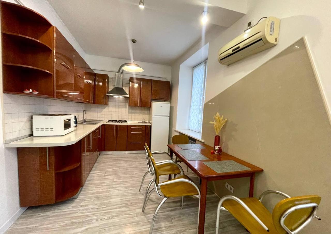 Pavlovskaya Square Apartment Kharkov Ngoại thất bức ảnh