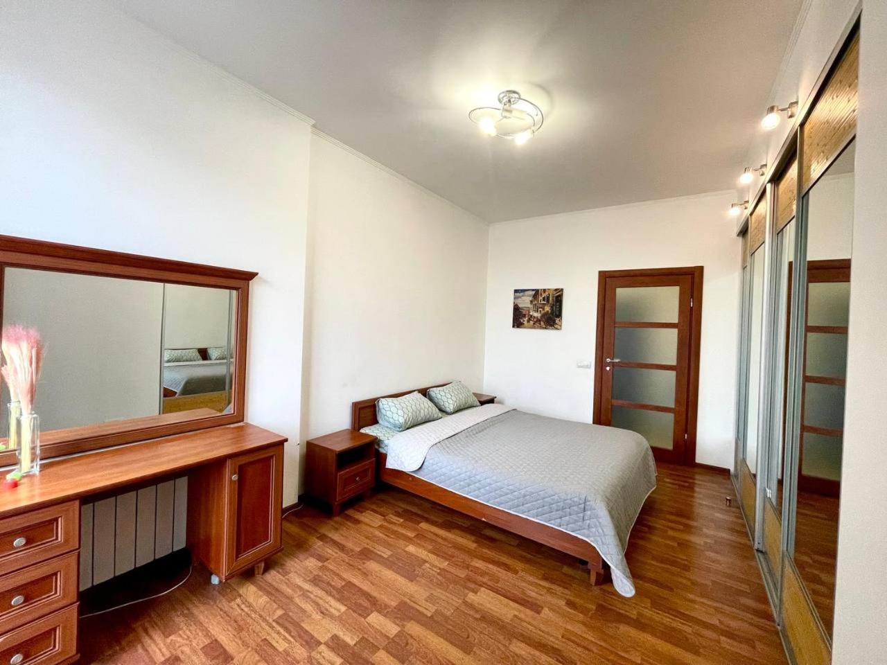 Pavlovskaya Square Apartment Kharkov Ngoại thất bức ảnh