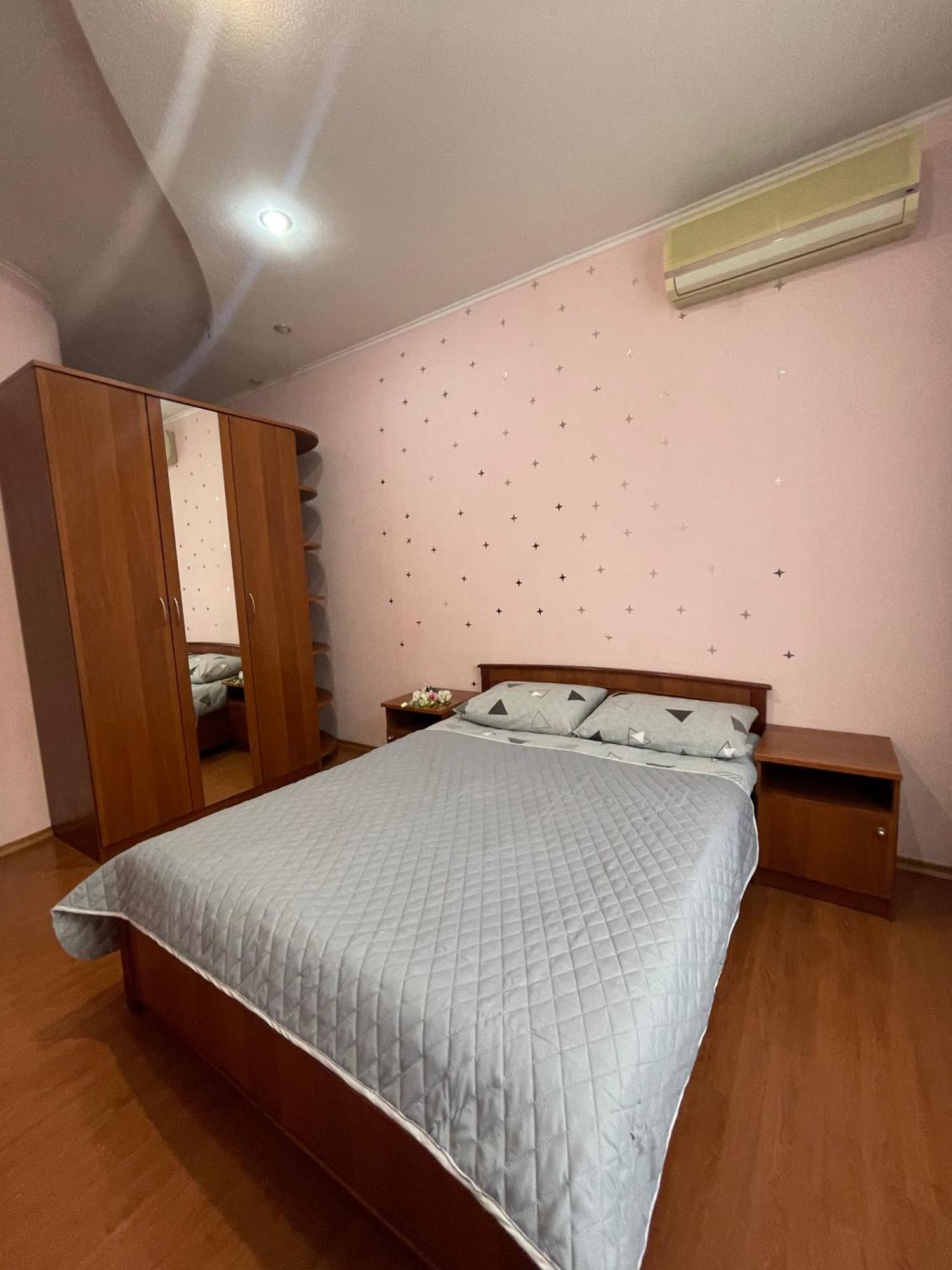 Pavlovskaya Square Apartment Kharkov Ngoại thất bức ảnh